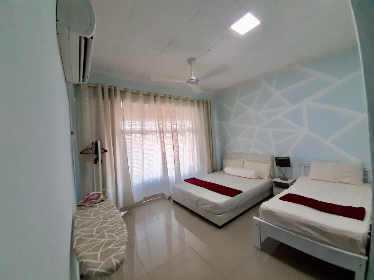 Huda Homestay @ Port Dickson Bagian luar foto